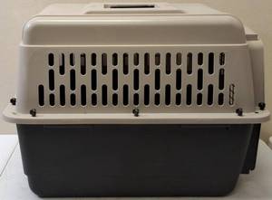 Dog KennelCrate  Approx. 20.5 x 25 x 21  See Photos