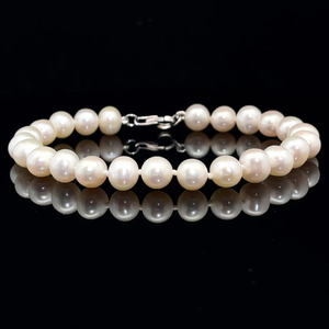 White Cultured Pearl Single Strand Bracelet VIDEO
