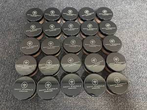25 Packs Of Savvy Minerals Foundation - Cool No. 3
