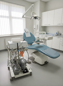 MSRP $8,000 ADEC PAC I SELF-CONTAINED DENTAL DELIVERY SYSTEM, JUN-AIR OILLESS COMPRESSOR, DENTSPLY CAVITRON BUILT-IN ULTRASONIC SCALER, SUCTION &amp AIRWATER CONTROLS, MOBILE CLINIC UNIT MOST PORTABLE OPERATORY SYSTEM IN THE FIELD