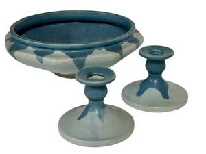 L2 - Roseville Carnelian-1 Console Bowl with Candle Holders, 1915-1927