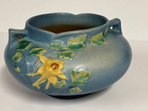 L2 - Vintage Roseville Columbine Jardiniere - Vintage Pottery, Circa 1941