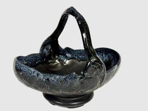 M4 - Roseville Capri Basket - Vintage 1950