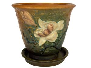 L1 - Vintage Roseville Magnolia Flower Pot with Base - 1940
