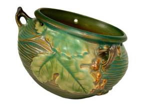 L1 - Roseville Bushberry Hanging Basket - 1941 Vintage Ceramic Planter