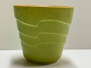 N2 - Vintage Roseville Florane II Vase Planter