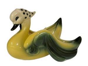 N2 - Hull Pottery Goose with Scarf - Vintage Ceramic Figurine 10 in x 7.5 in