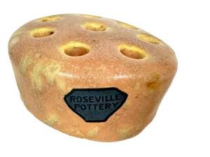 L4 - Roseville Floral Frog - Antique 1920s