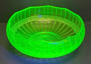 A2 - Vintage Cambridge Weatherford Uranium Glass Bowl