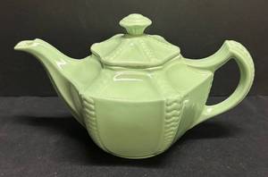A5 - Vintage Hall Connie Teapot - Celadon Glaze