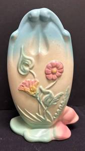 A5 - Hull Art Vase with Bow-Knot Base Floral Relief