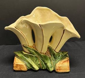 E1 - Vintage McCoy Triple Lily Vase