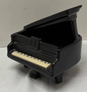 F1 - Vintage McCoy Piano Planter