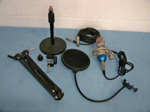 Tonor BM-700 XLR Condenser Microphone  Mic and Accessories