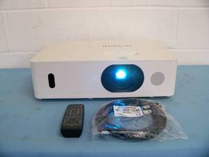 Hitachi CP-WU5505 WUXGA 5000 Lumen HD Home Theater LCD Projector  Projection System with Remote Control and HDMI Cable