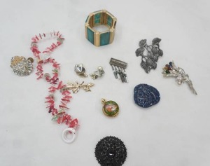 Jewelry Lot Stone, Glass, Tiger Eye, Pins, Bracelets