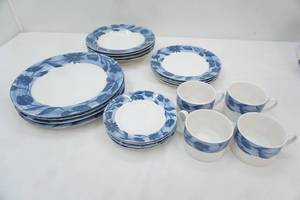 Oneida 1999 China. Caskata Arbor Blue Pattern