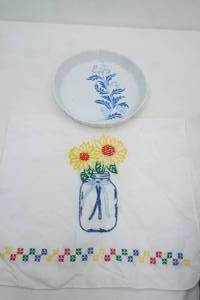 Ceramic Pie PlateServing Dish & Embroidered Dish Towel