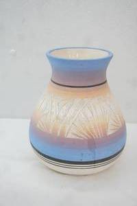 Makaney Navajo large pottery vase 9 tall by 4.5