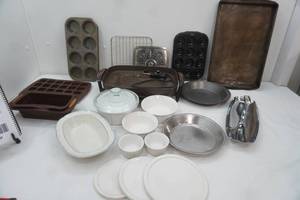 Kitchenware Lot baking pans, casseroles, corningware and lids, serving tray