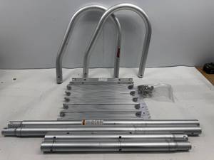 EXTREME MAX DOCK LADDER