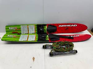 AIRHEAD TRAINER WATER SKIS