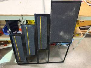 QUICK PRODUCTS 5TH WHEEL STAIRS