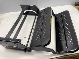 ELKHART RV STEPS
