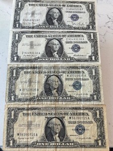 Blue Seal $1 Dollar Silver Certificates 2 Are Uncirculated