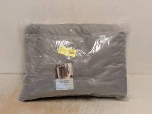 NEW BETTER HOMES & GARDENS FAUX FUR THROW GRAY