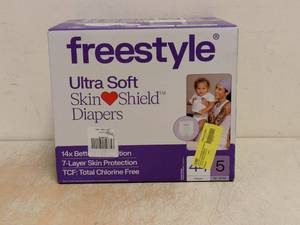 NEW FREESTYLE ULTRA SOFT SKIN SHIELD DIAPERS SIZE 5  44 CT.