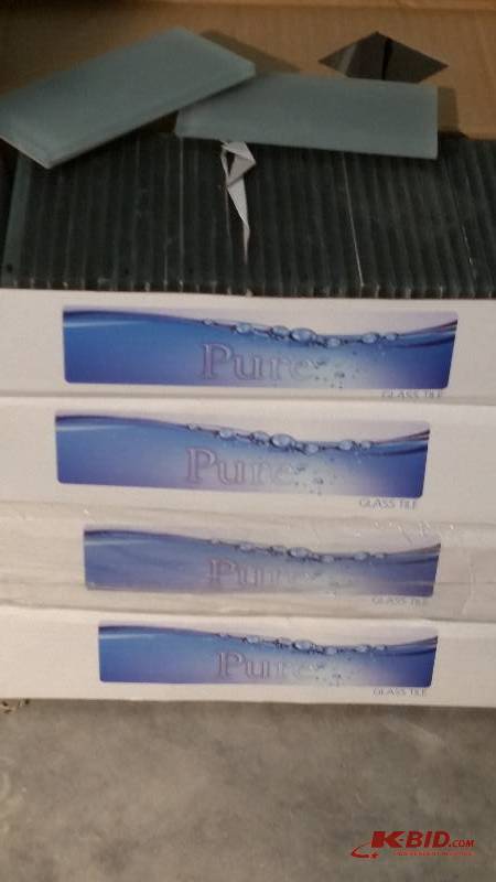 Pure Glass Accent Tile