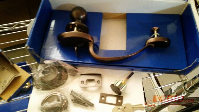 Entry Door Handle & Knob