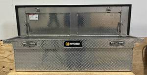 Northern Tool  Equipment Deep Low-Profile Crossover Truck Toolbox with Removable Tray, 69in. x 20in. x 19in., Aluminum, Diamond Plate, Shotgun Latches #42351 Msrp $489.99