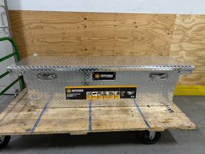 Northern Tool Deep Low Profile Crossover Truck Tool Box with Removable Tray