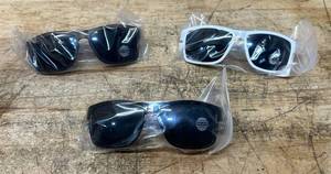 Sunglasses lot of 3