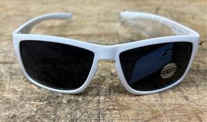 Sunglasses lot of 3