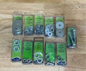 Mix of washers and nuts and screws (lot of 11)