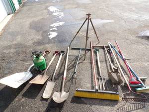 Garden tools, Sprinkler, Shovels, Brooms, Weeders and more