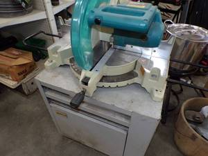 Makita 12 Miter Saw with Stand
