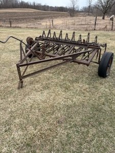 7 International field cultivator