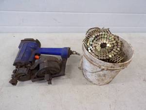 Roofing Coil Nailer with nails
