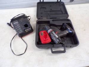 19.2 Volt Cordless Drill with battery , Charger and case