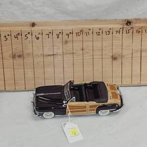 124 1948 Town and Country Chrysler