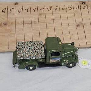 1:24 Terry Redlin 1947 Dodge Pickup
