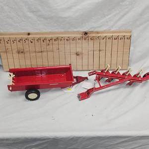 116 International Plow and Spreader