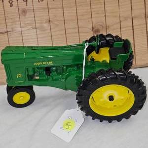 116 John Deere 70 Tractor