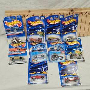 Lot of 10 Hot Wheel Cars