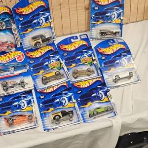 Lot of 10 Hot Wheel Cars