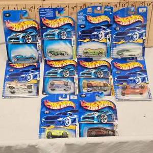Lot of 10 Hot Wheel Cars